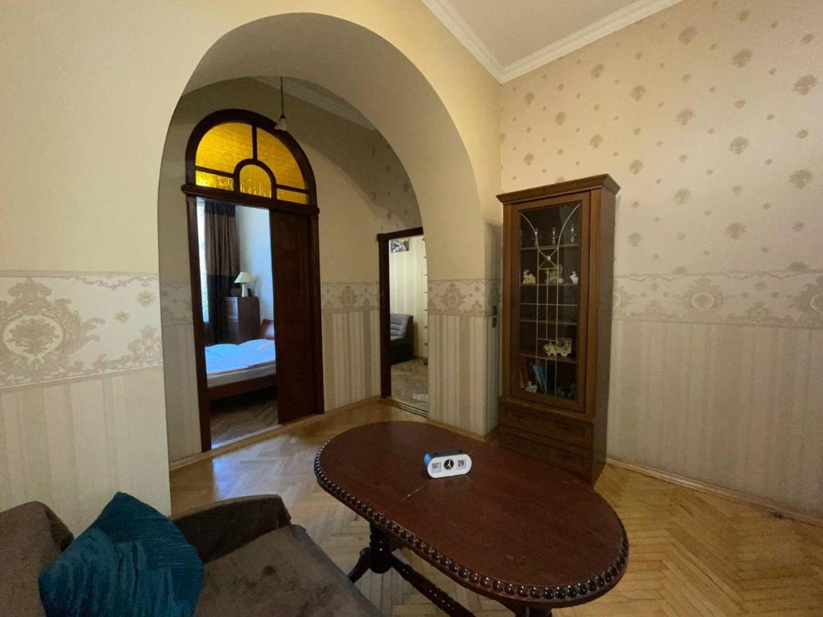 White Rooms On City Center Львів Екстер'єр фото